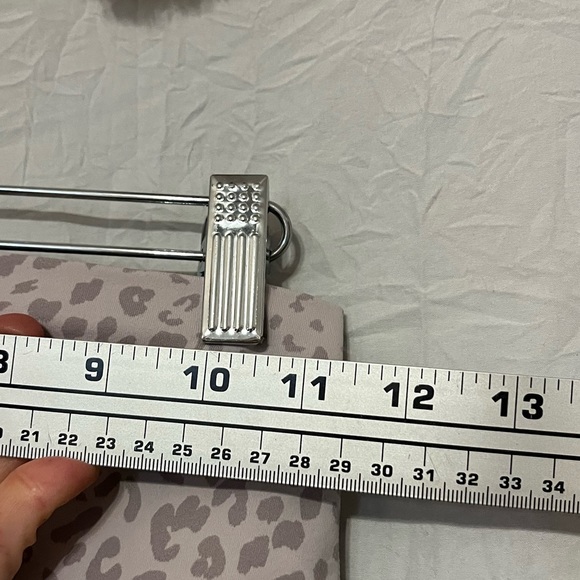 All Fenix Leggings Light Gray Stone
Cheetah Print 7/8 Compression Legging 🌵xs - Picture 4 of 9